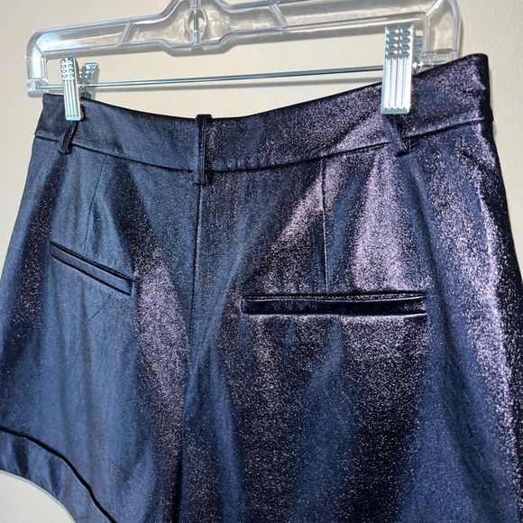 ALICE + OLIVIA | Metallic Conry Vegan Leather Cuff Shorts in Purple | Size 6 - Picture 6 of 10